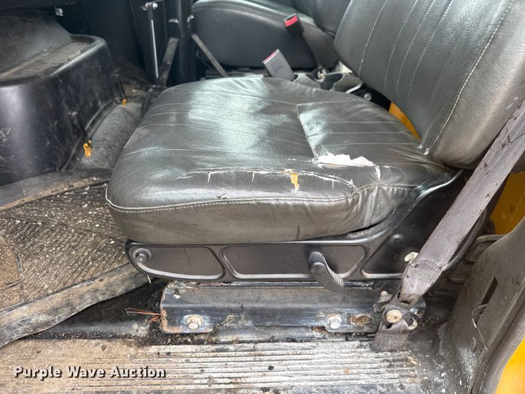 image for item FK0609 2005 Chevrolet C7500  oil distributor truck