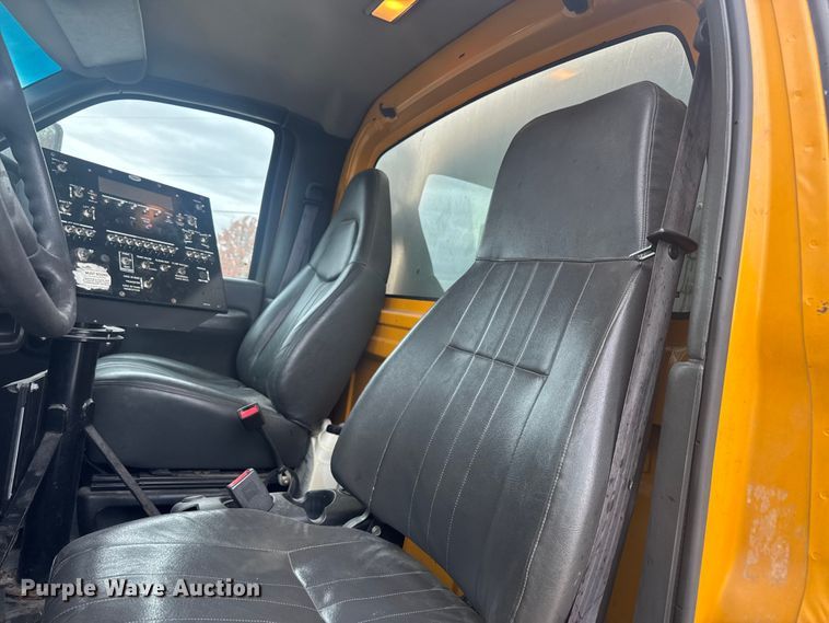 image for item FK0609 2005 Chevrolet C7500  oil distributor truck