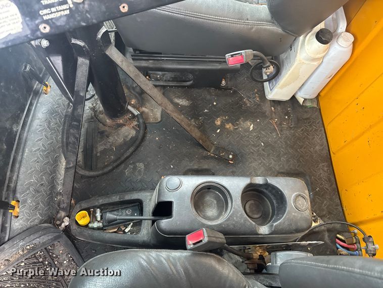 image for item FK0609 2005 Chevrolet C7500  oil distributor truck