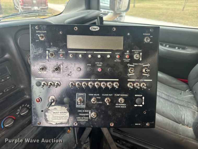 image for item FK0609 2005 Chevrolet C7500  oil distributor truck