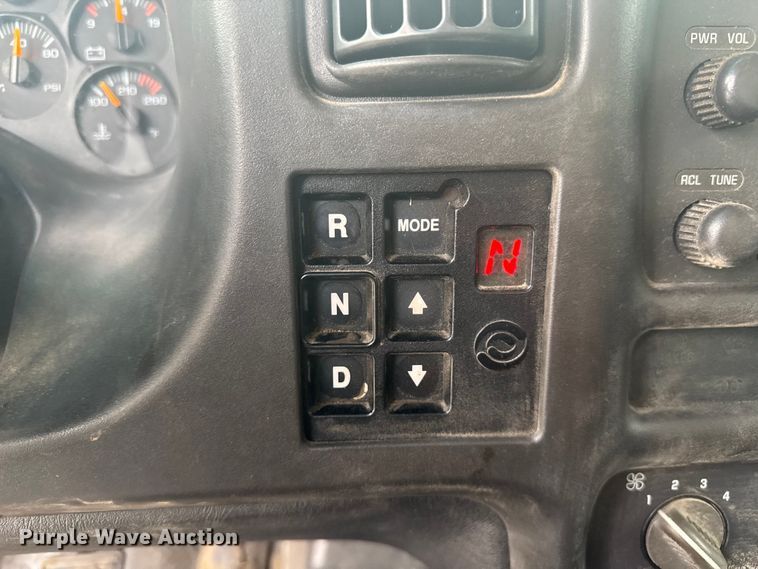 image for item FK0609 2005 Chevrolet C7500  oil distributor truck