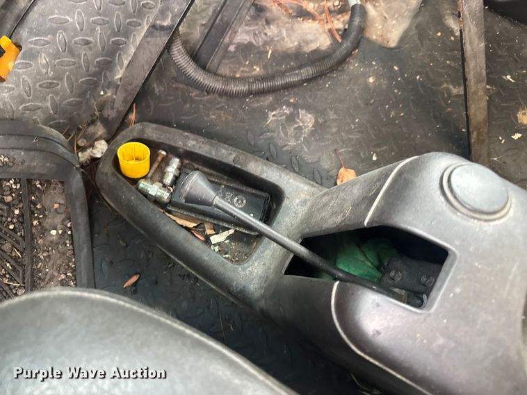 image for item FK0609 2005 Chevrolet C7500  oil distributor truck