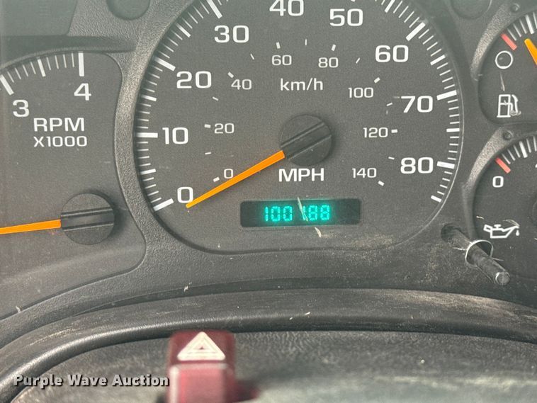 image for item FK0609 2005 Chevrolet C7500  oil distributor truck