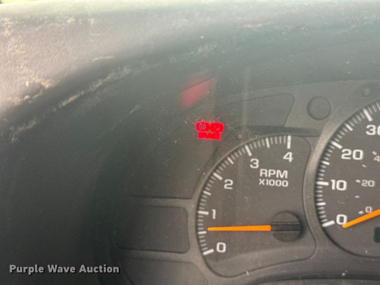 image for item FK0609 2005 Chevrolet C7500  oil distributor truck