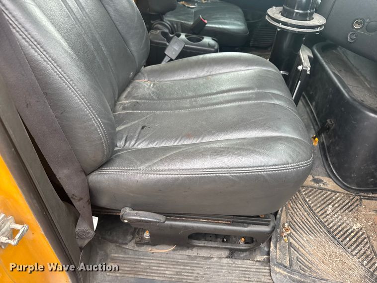 image for item FK0609 2005 Chevrolet C7500  oil distributor truck