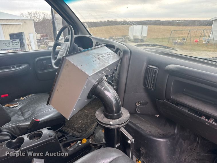 image for item FK0609 2005 Chevrolet C7500  oil distributor truck