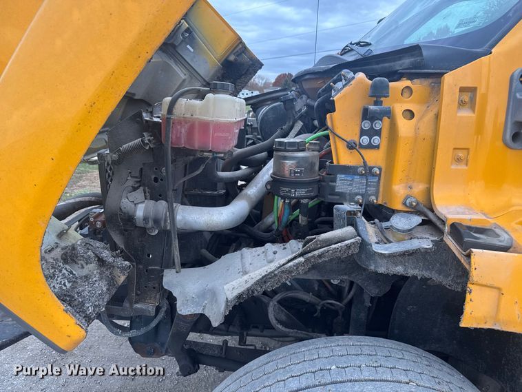 image for item FK0609 2005 Chevrolet C7500  oil distributor truck