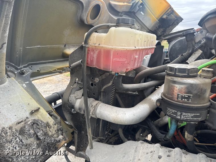 image for item FK0609 2005 Chevrolet C7500  oil distributor truck