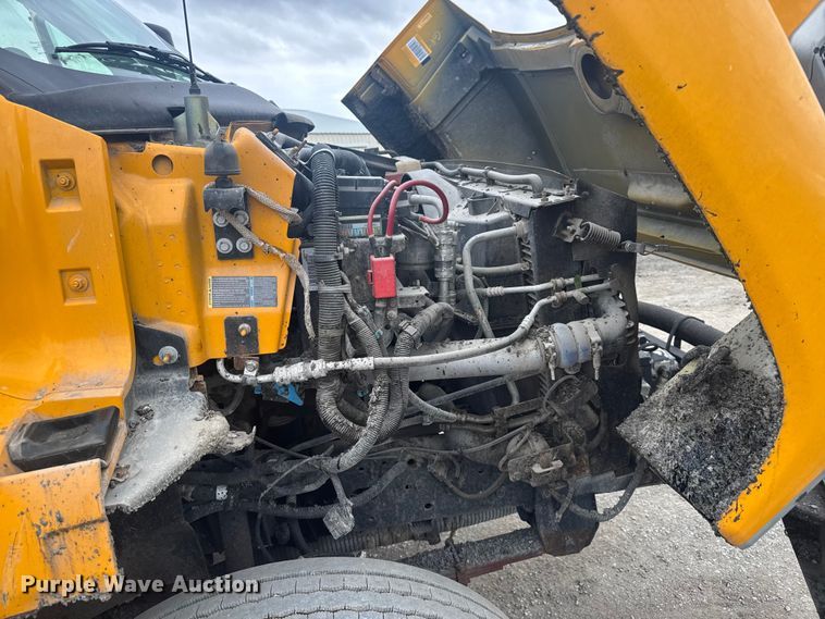 image for item FK0609 2005 Chevrolet C7500  oil distributor truck