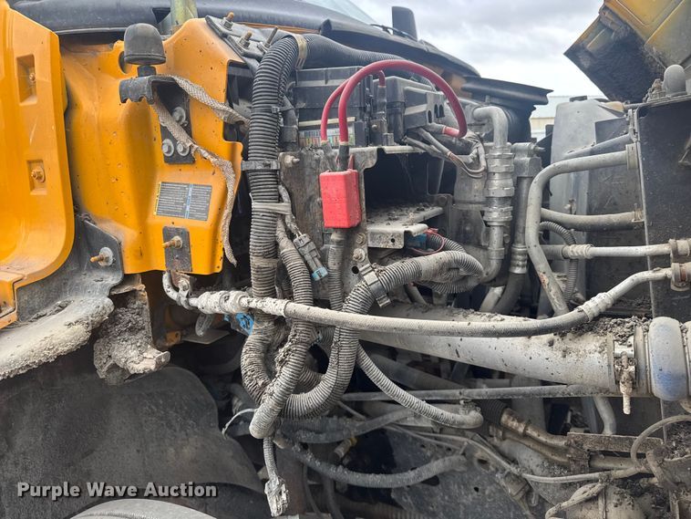 image for item FK0609 2005 Chevrolet C7500  oil distributor truck