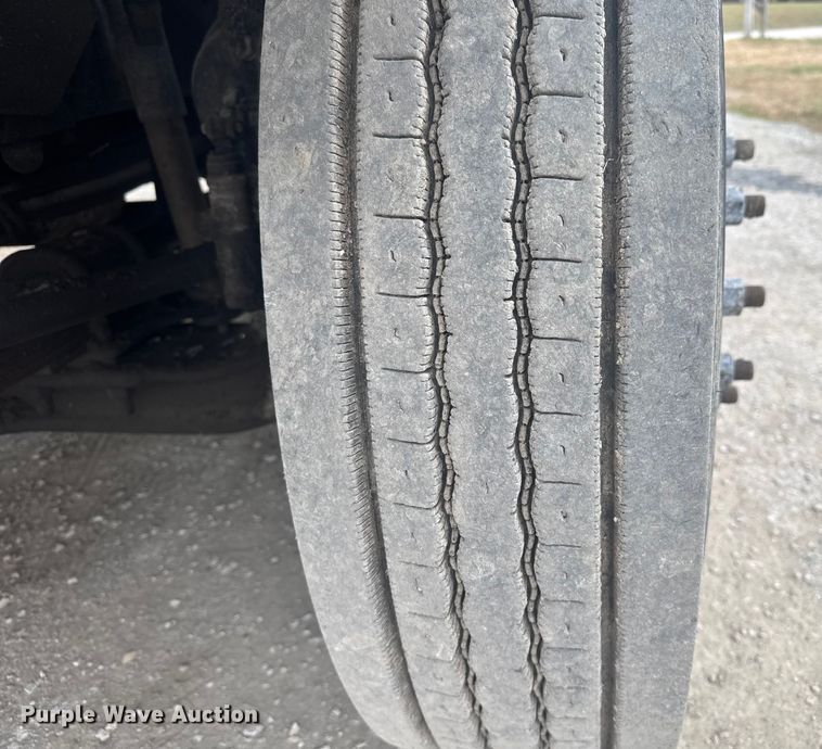 image for item FK0609 2005 Chevrolet C7500  oil distributor truck