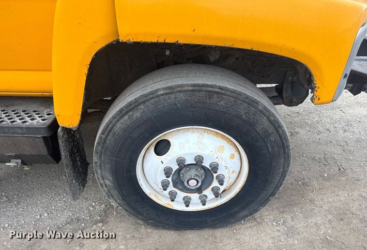 image for item FK0609 2005 Chevrolet C7500  oil distributor truck