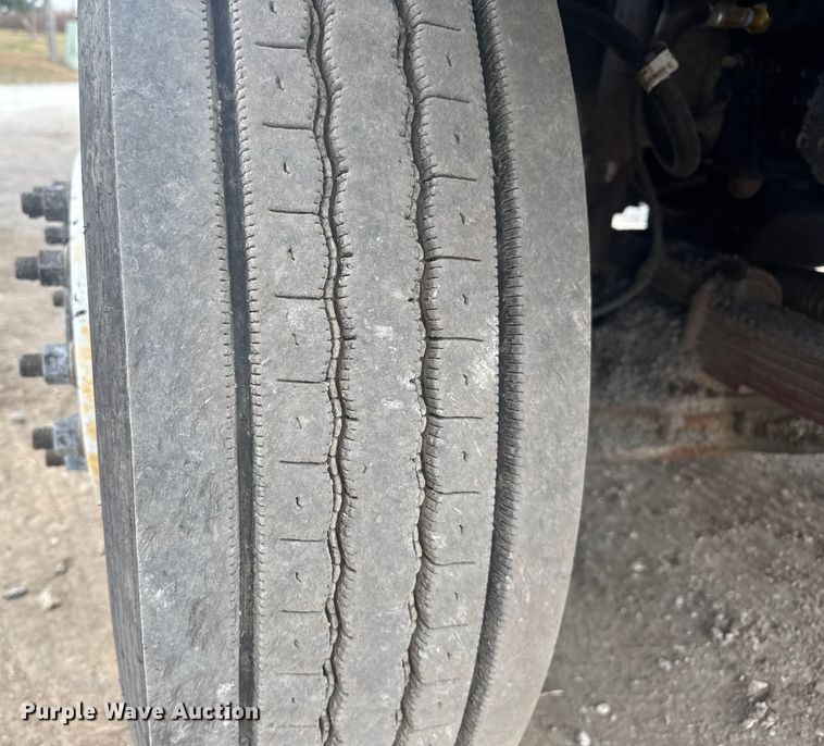 image for item FK0609 2005 Chevrolet C7500  oil distributor truck