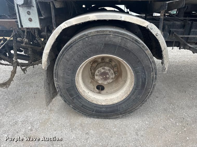 image for item FK0609 2005 Chevrolet C7500  oil distributor truck