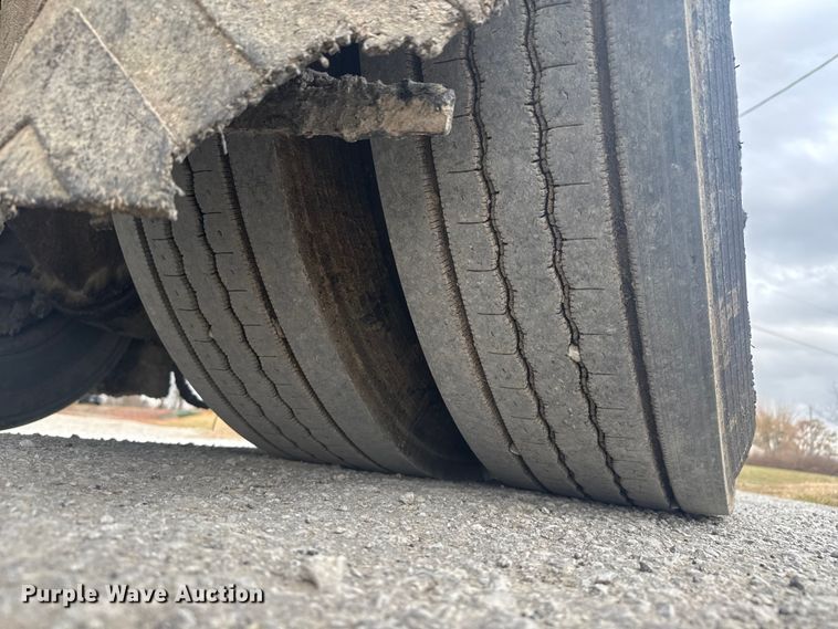 image for item FK0609 2005 Chevrolet C7500  oil distributor truck