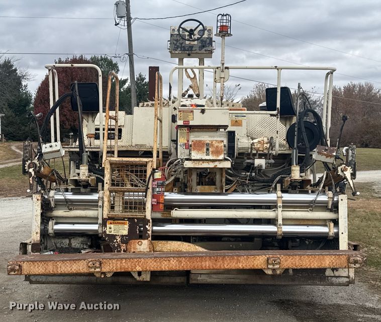 image for item FK0611 Cedarapids CR462 paver