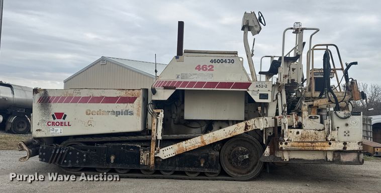 image for item FK0611 Cedarapids CR462 paver