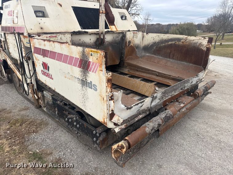 image for item FK0611 Cedarapids CR462 paver