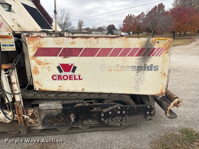 image for item FK0611 Cedarapids CR462 paver