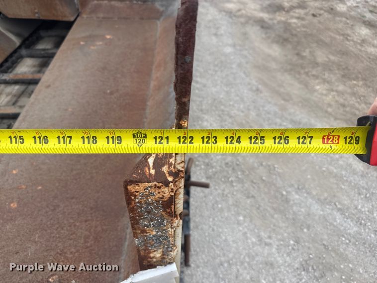 image for item FK0611 Cedarapids CR462 paver