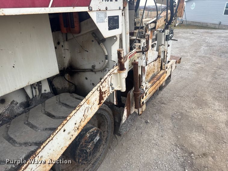 image for item FK0611 Cedarapids CR462 paver