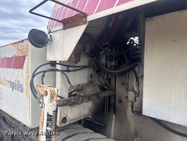 image for item FK0611 Cedarapids CR462 paver