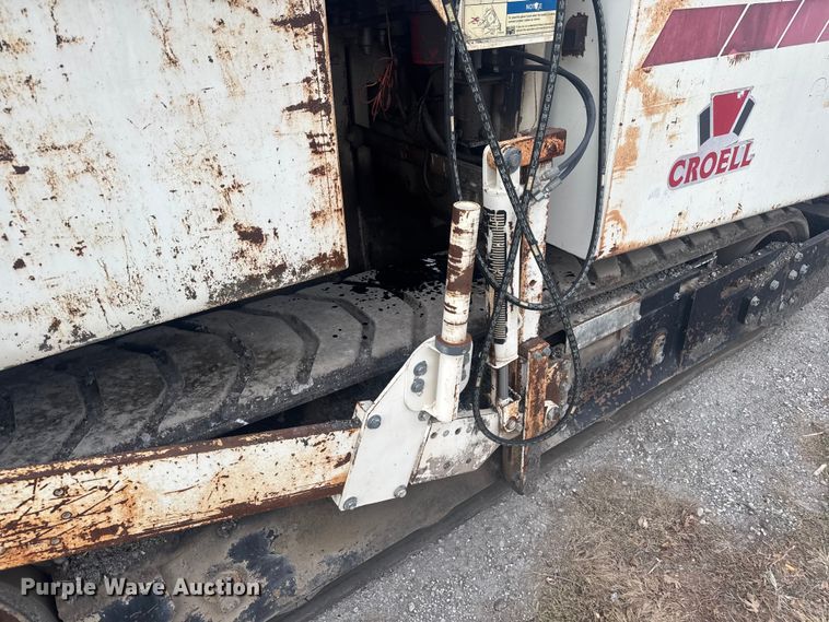 image for item FK0611 Cedarapids CR462 paver