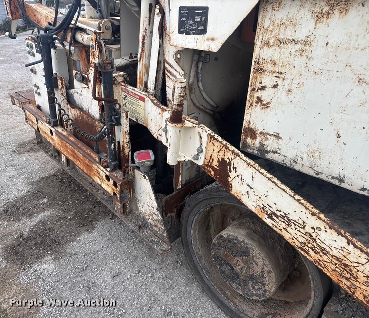 image for item FK0611 Cedarapids CR462 paver