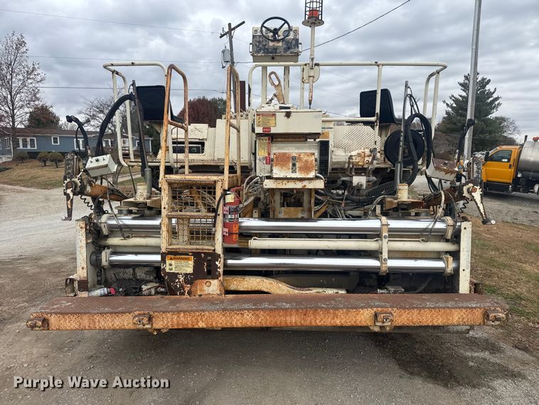 image for item FK0611 Cedarapids CR462 paver