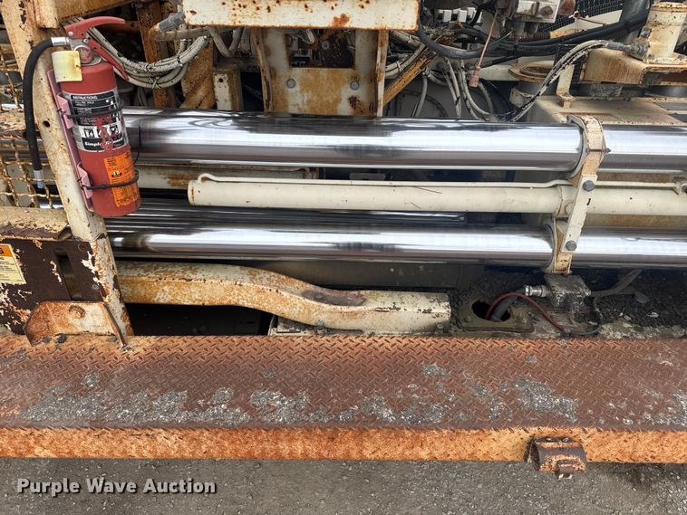 image for item FK0611 Cedarapids CR462 paver