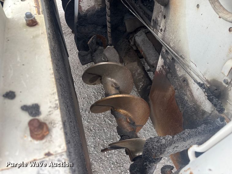 image for item FK0611 Cedarapids CR462 paver