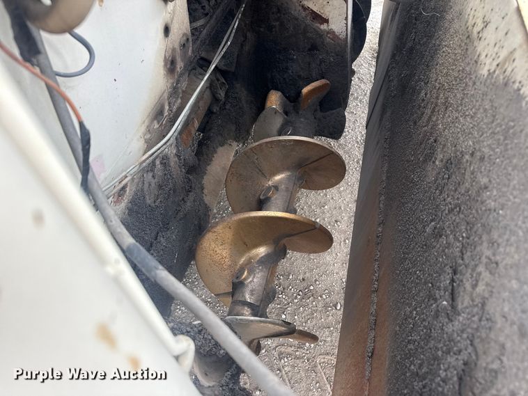 image for item FK0611 Cedarapids CR462 paver