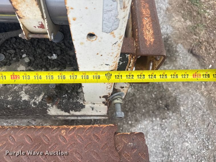 image for item FK0611 Cedarapids CR462 paver