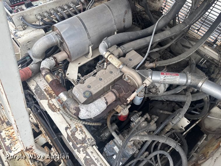 image for item FK0611 Cedarapids CR462 paver