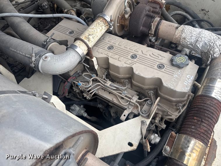 image for item FK0611 Cedarapids CR462 paver