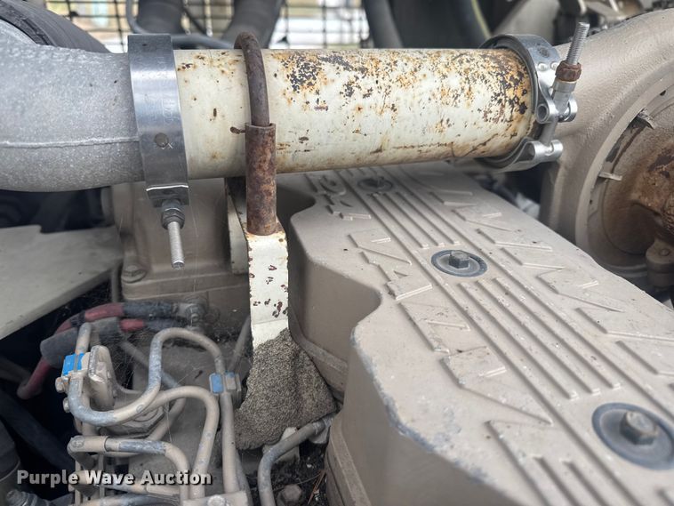 image for item FK0611 Cedarapids CR462 paver