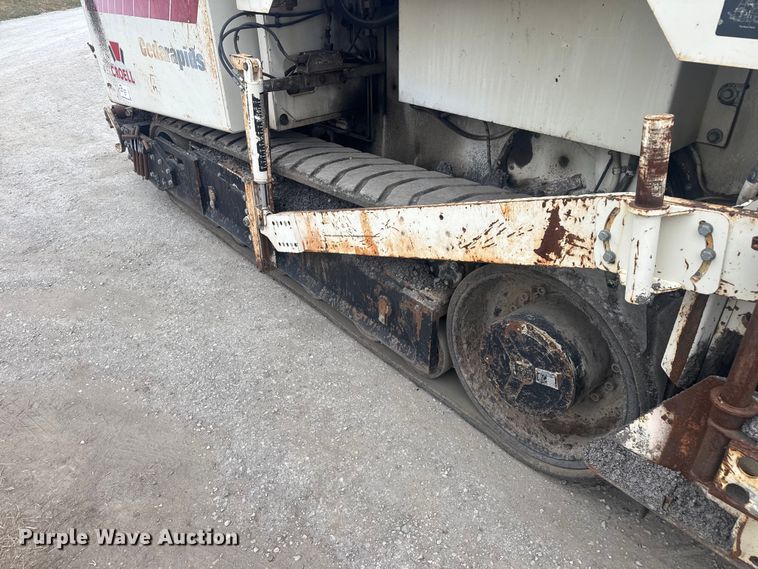 image for item FK0611 Cedarapids CR462 paver