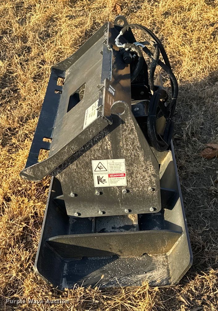 image for item FK0614 2024 LandHonor VPC-11-72W  skid steer plate compactor