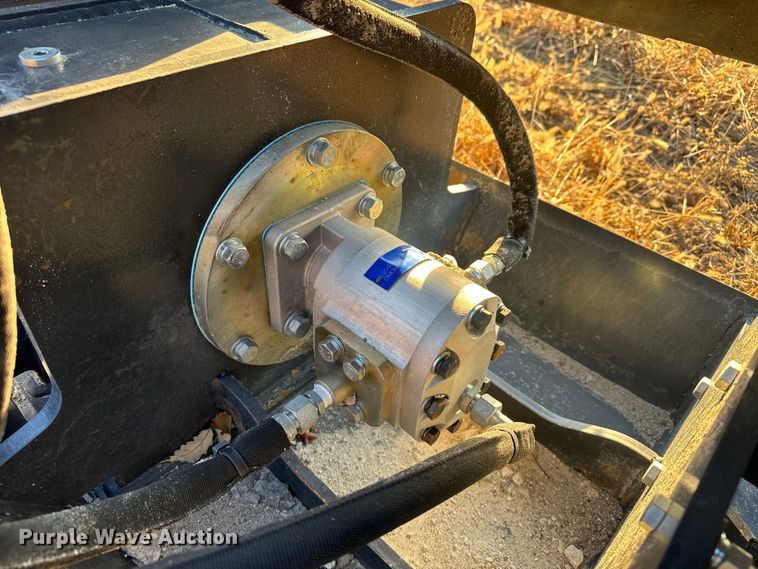 image for item FK0614 2024 LandHonor VPC-11-72W  skid steer plate compactor