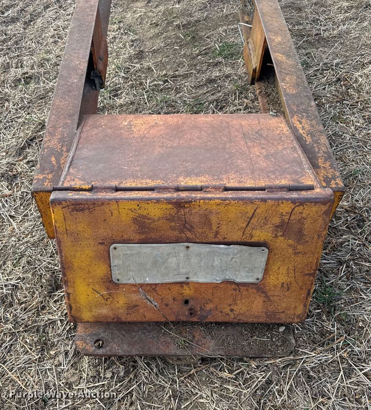 image for item FK0619 Motor grader frame 