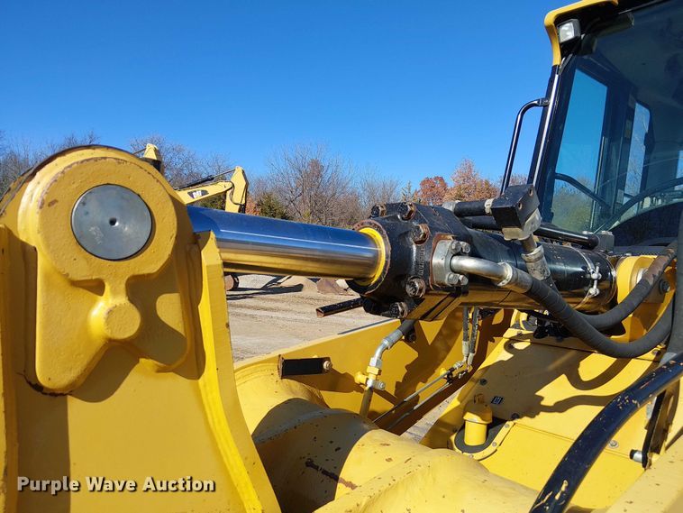 image for item FK0628 2013 Caterpillar 963D track loader