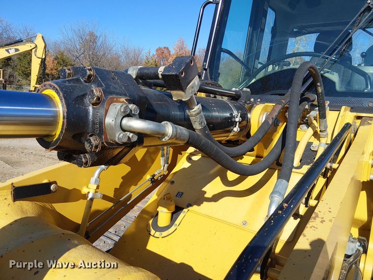 image for item FK0628 2013 Caterpillar 963D track loader