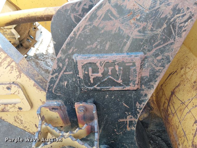 image for item FK0628 2013 Caterpillar 963D track loader