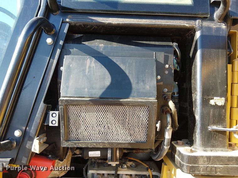 image for item FK0628 2013 Caterpillar 963D track loader