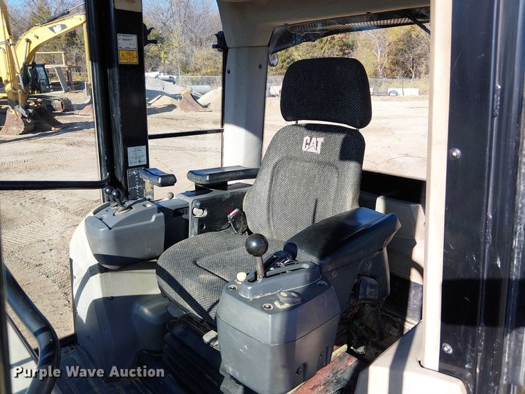 image for item FK0628 2013 Caterpillar 963D track loader