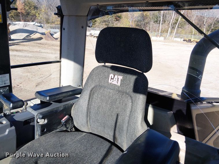 image for item FK0628 2013 Caterpillar 963D track loader