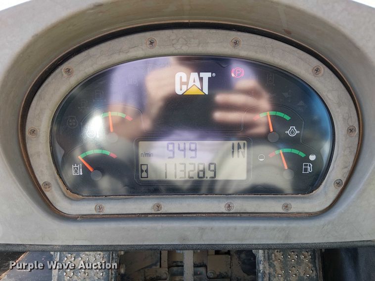 image for item FK0628 2013 Caterpillar 963D track loader