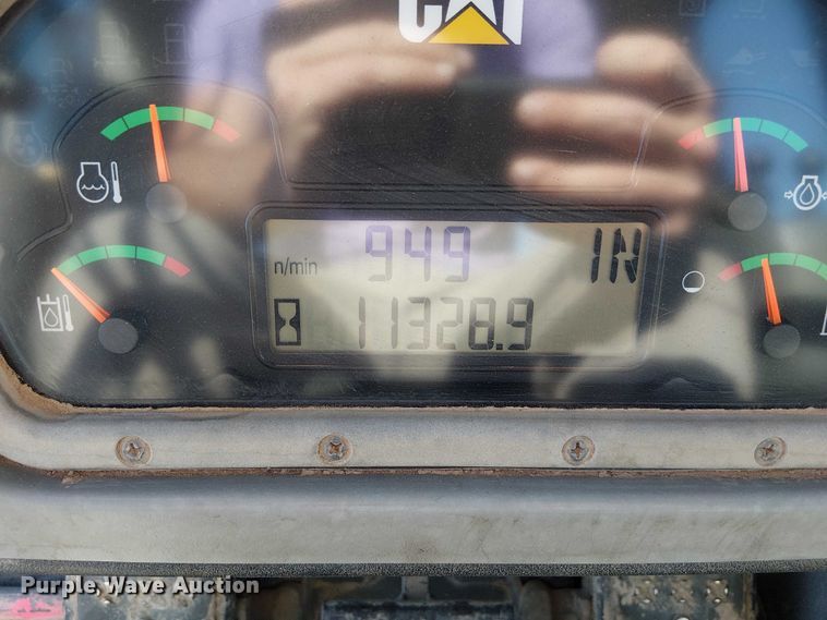 image for item FK0628 2013 Caterpillar 963D track loader