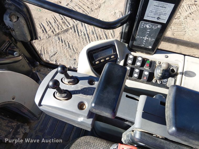 image for item FK0628 2013 Caterpillar 963D track loader