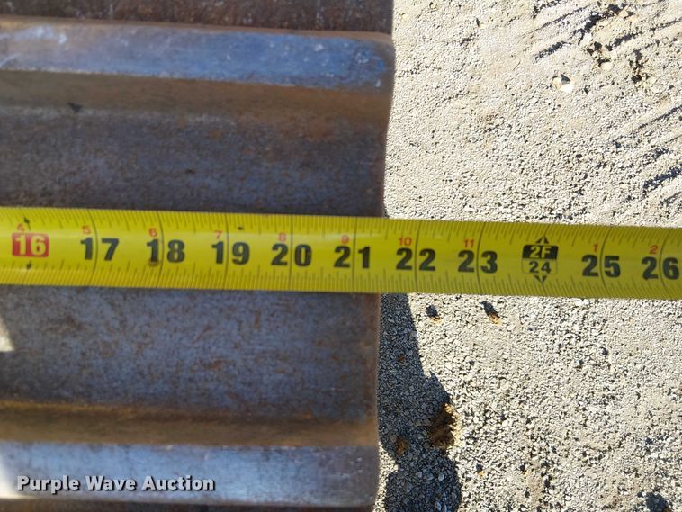 image for item FK0628 2013 Caterpillar 963D track loader